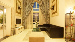 LUXURIOUS 500m2 7 BEDROOM PENTHOUSE NEAR PHU MY HUNG